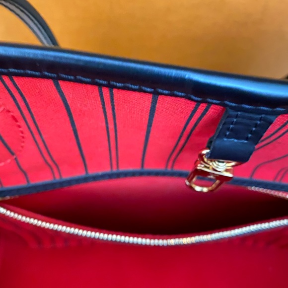 Monogram, made in France Neverfull, gently used, like new, excellent condition. - Picture 5 of 8